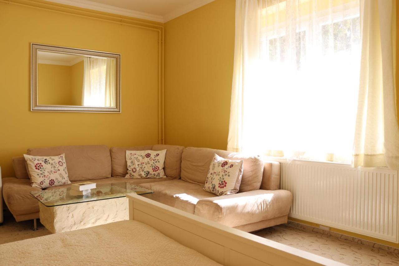 Grape&Wine Guesthouse Eger Exterior photo